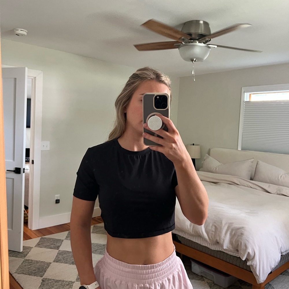 Gymshark Black Crop Tee - Women's Short Sleeve Top